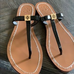 Tory Burch Leiganne Bow Sandals Black Patent Leath